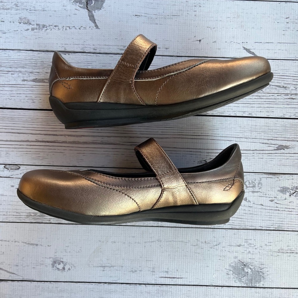 Wolky Womens Bronze Metallic Leather Mary Jane Flats EU 40 US 9 Preppy Academia
